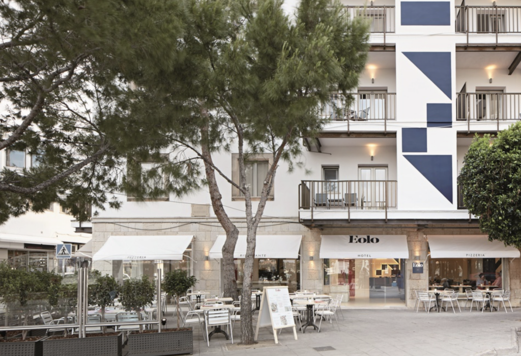 The exterior of Hotel Eolo in Pollença, the accommodation for runners during the Running Mallorca Training Camp.